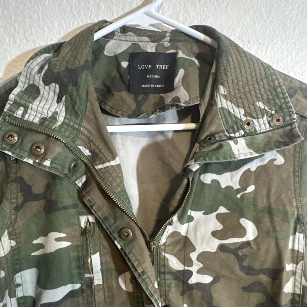 Womens Chore Coat Camo Jacket Size Medium Army Camouflage Military Love Tree - Picture 3 of 16